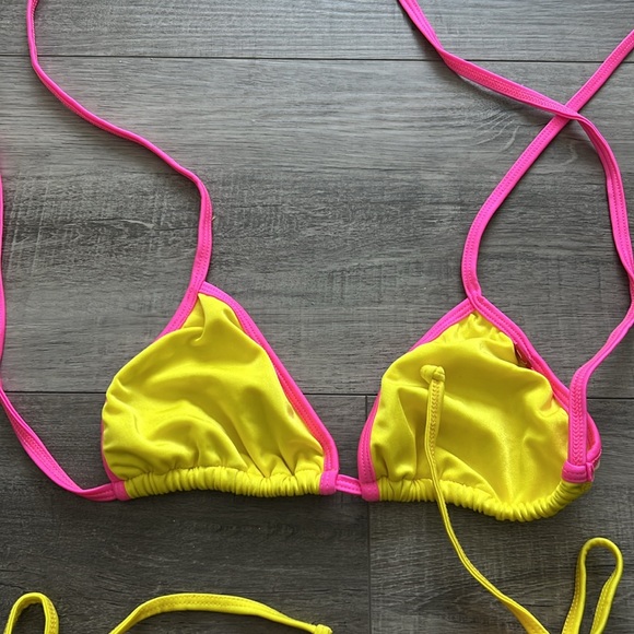 Bikinis - Picture 8 of 8